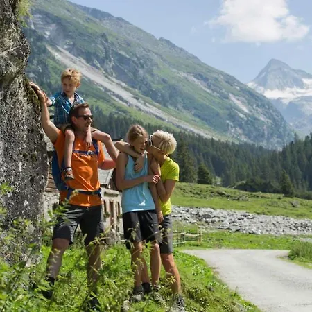 In Bramberg Near Cable Car * ブラームベルク・アム・ヴィルトコーゲル